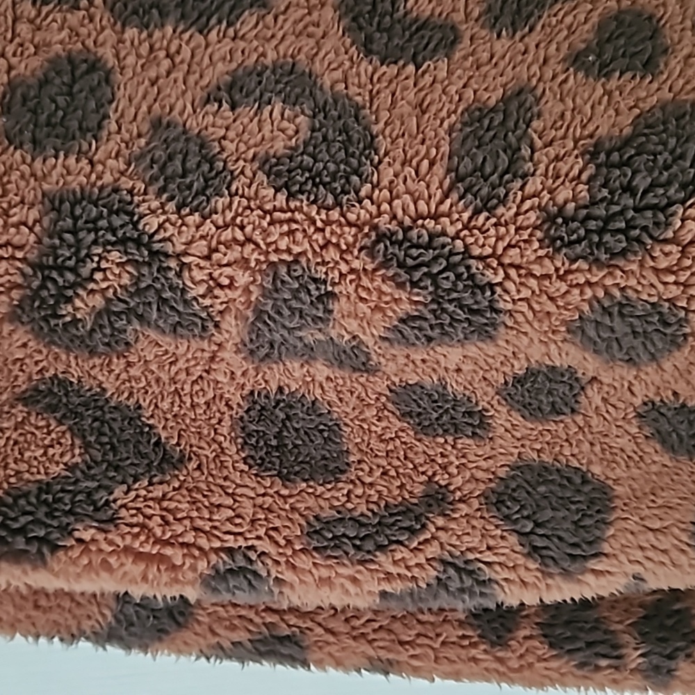 Grayson Threads, Medium - image 4